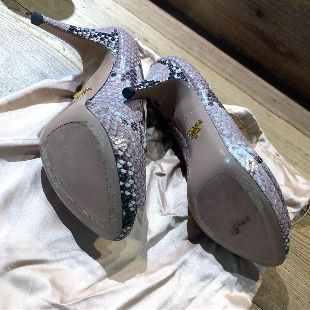 Prada St. Pitone Roccia Python Print Peep Toe Pum… - image 5